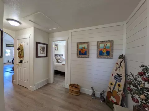 Entry Way - 1858 E Riverview Dr, Preston, ID 83263 photo 3 of 5