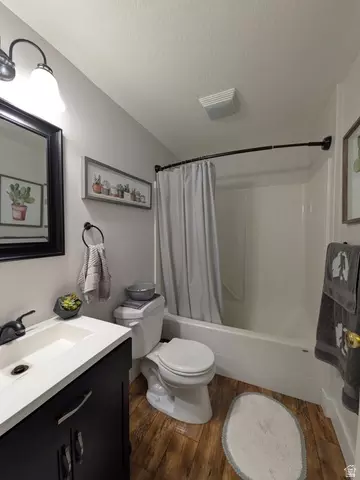Bath - 1858 E Riverview Dr, Preston, ID 83263 photo 5 of 5