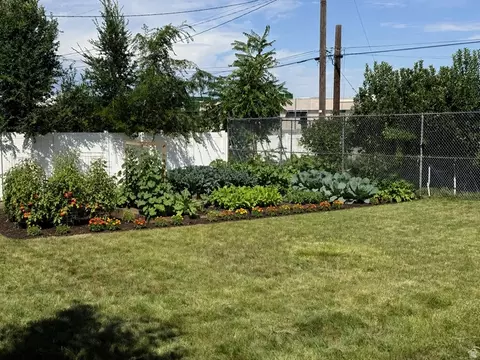 Exterior - 110 W 1700 S, Bountiful, UT 84010 photo 5 of 7