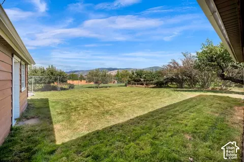 Exterior - 110 W 1700 S, Bountiful, UT 84010 photo 7 of 10
