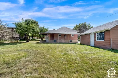 Exterior - 110 W 1700 S, Bountiful, UT 84010 photo 8 of 10