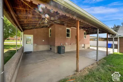 Exterior - 110 W 1700 S, Bountiful, UT 84010 photo 6 of 10