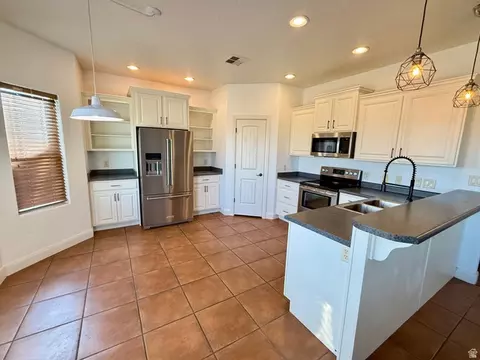 Kitchen - 730 E 590 S, Ivins, UT 84738 photo 2 of 2