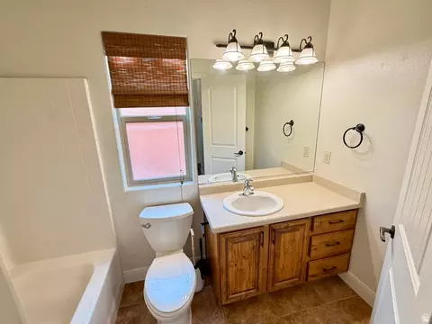 Bath - 730 E 590 S, Ivins, UT 84738 photo 1 of 2