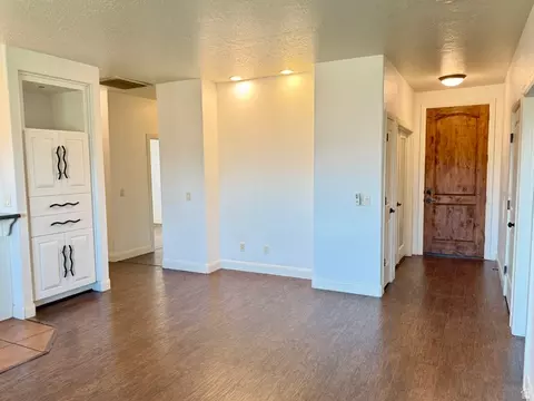 Living - 730 E 590 S, Ivins, UT 84738 photo 2 of 2