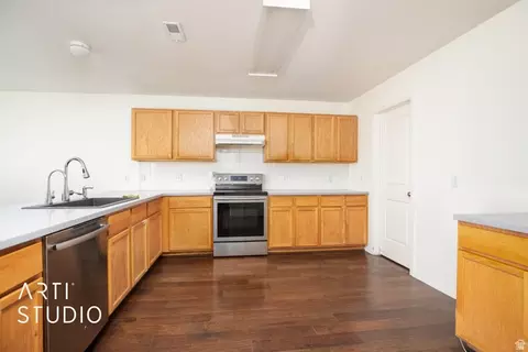 Kitchen - 342 S Willow Patch Rd, Lehi, UT 84043 photo 3 of 3