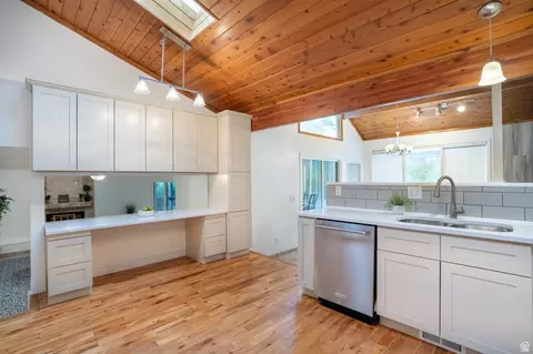 Kitchen - 2407 E Hunts End Dr, Sandy, UT 84092 photo 1 of 4