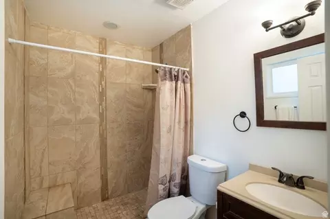 Bath - 2407 E Hunts End Dr, Sandy, UT 84092 photo 1 of 4