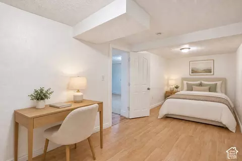 Bedroom - 2407 E Hunts End Dr, Sandy, UT 84092 photo 9 of 10
