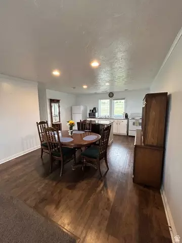 Dining - 4306 Elk Ln, Erda, UT 84074 photo 2 of 2