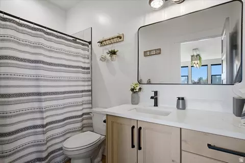 Bath - 4520 S 5400 W, Hooper, UT 84315 photo 4 of 4