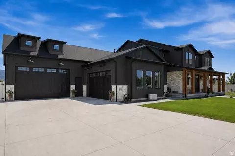 Exterior - 4520 S 5400 W, Hooper, UT 84315 photo 2 of 4