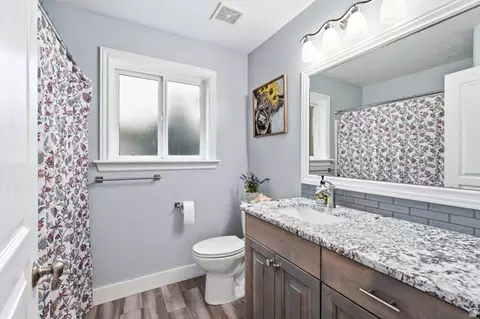 Bath - 910 W Garden Cir, Nibley, UT 84321 photo 3 of 4
