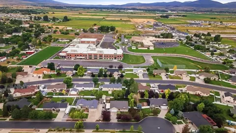 View/Area - 910 W Garden Cir, Nibley, UT 84321 photo 2 of 5
