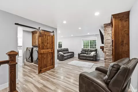 Entry Way - 910 W Garden Cir, Nibley, UT 84321 photo 1 of 2