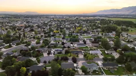 View/Area - 910 W Garden Cir, Nibley, UT 84321 photo 4 of 5