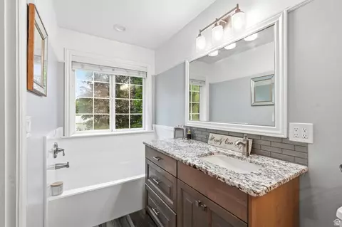 Bath - 910 W Garden Cir, Nibley, UT 84321 photo 1 of 4
