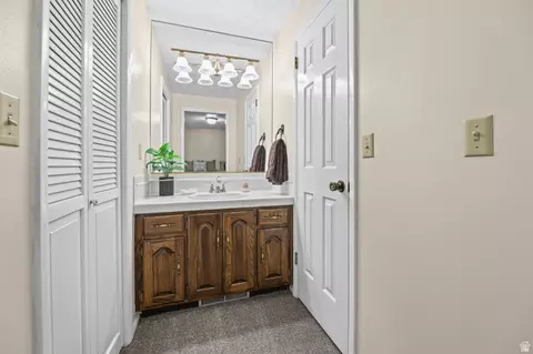 Bath - 2197 S Timothy Way, Bountiful, UT 84010 photo 1 of 5