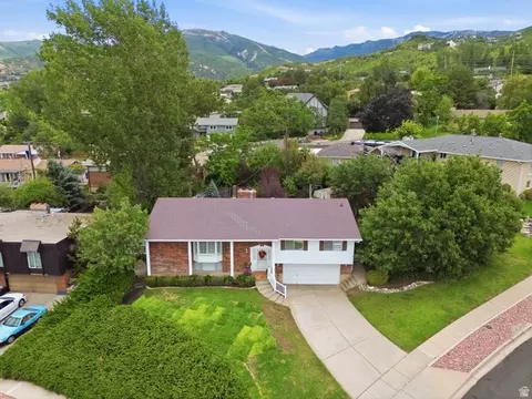 View/Area - 2197 S Timothy Way, Bountiful, UT 84010 photo 2 of 13
