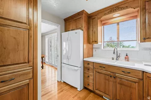 Kitchen - 2197 S Timothy Way, Bountiful, UT 84010 photo 3 of 4