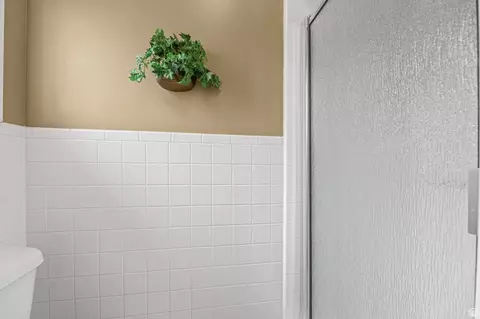 Bath - 2197 S Timothy Way, Bountiful, UT 84010 photo 2 of 5