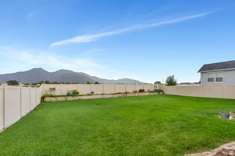 Exterior - 2169 W Yarrow Dr, Mapleton, UT 84664 photo 7 of 8