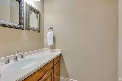 Bath - 2169 W Yarrow Dr, Mapleton, UT 84664 photo 1 of 5