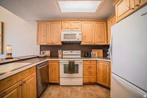 Kitchen - 1555 S 850 E, Orem, UT 84097 photo 2 of 4