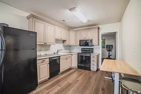 Kitchen - 1555 S 850 E, Orem, UT 84097 photo 3 of 4
