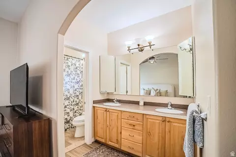 Bath - 1555 S 850 E, Orem, UT 84097 photo 1 of 4