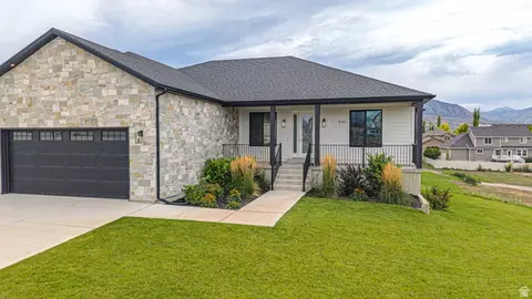 Exterior - 846 E 400 N, Salem, UT 84653 photo 8 of 11