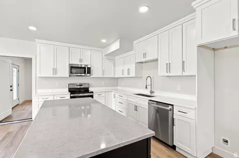 Kitchen - 846 E 400 N, Salem, UT 84653 photo 6 of 6