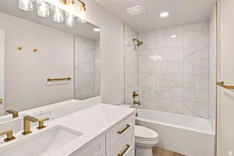 Bath - 846 E 400 N, Salem, UT 84653 photo 4 of 6