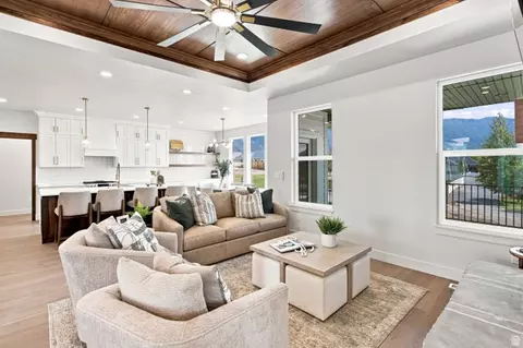 Living - 846 E 400 N, Salem, UT 84653 photo 1 of 5