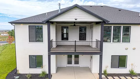 Exterior - 846 E 400 N, Salem, UT 84653 photo 4 of 11