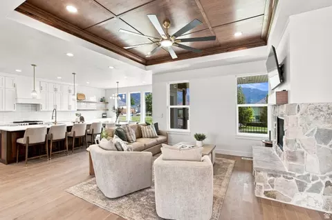 Living - 846 E 400 N, Salem, UT 84653 photo 2 of 5