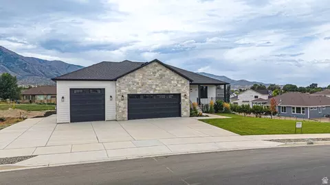 Exterior - 846 E 400 N, Salem, UT 84653 photo 6 of 11