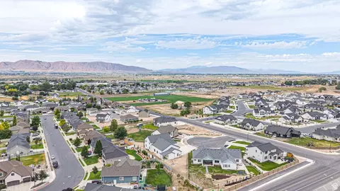 View/Area - 846 E 400 N, Salem, UT 84653 photo 9 of 10
