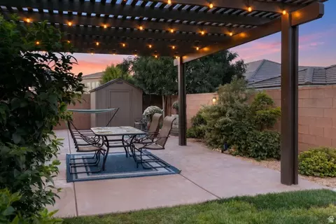 Exterior - 3934 S Saddleback Rd, Washington, UT 84780 photo 6 of 13