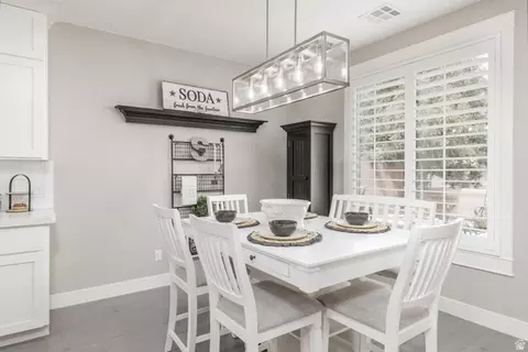 Dining - 3934 S Saddleback Rd, Washington, UT 84780 photo 1 of 1