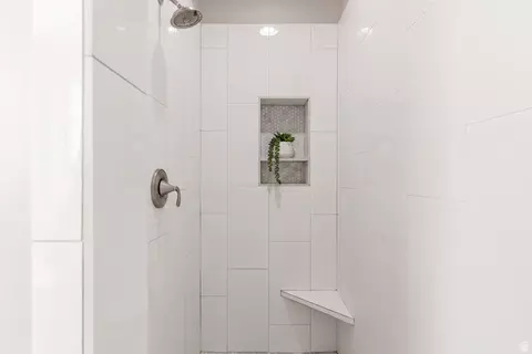 Bath - 3934 S Saddleback Rd, Washington, UT 84780 photo 4 of 8