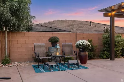 Exterior - 3934 S Saddleback Rd, Washington, UT 84780 photo 8 of 13
