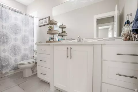 Bath - 3934 S Saddleback Rd, Washington, UT 84780 photo 5 of 8