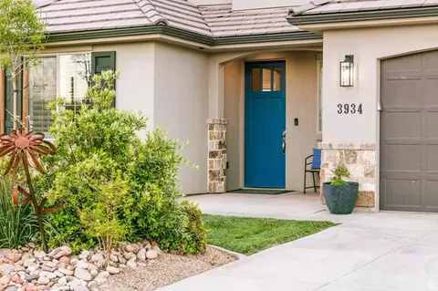 Exterior - 3934 S Saddleback Rd, Washington, UT 84780 photo 5 of 13
