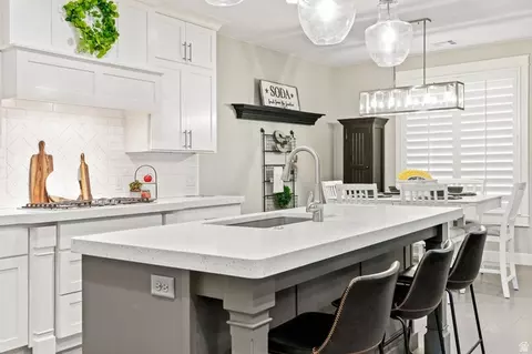 Kitchen - 3934 S Saddleback Rd, Washington, UT 84780 photo 3 of 5