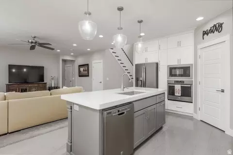 Kitchen - 3934 S Saddleback Rd, Washington, UT 84780 photo 4 of 5