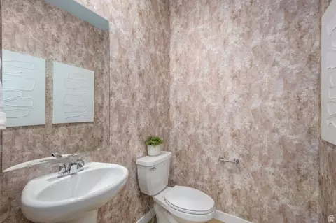 Bath - 1984 E Badger Ave #4229, Eagle Mountain, UT 84005 photo 1 of 3