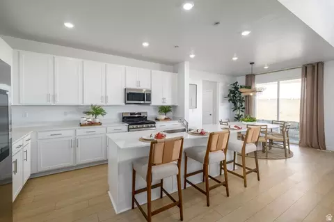 Kitchen - 1984 E Badger Ave #4229, Eagle Mountain, UT 84005 photo 1 of 1