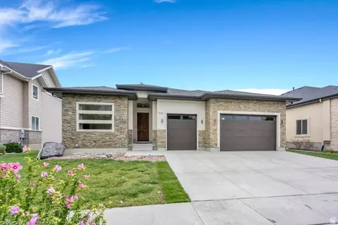 Exterior - 1964 W 700 S, Orem, UT 84058 photo 4 of 8