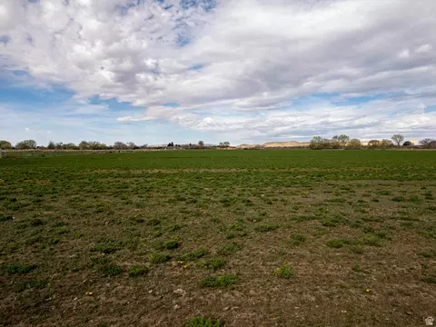 5602 S 9500 E, Jensen, UT 84035 photo 8